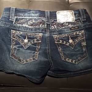 Miss Me shorts size 27 or 4 Easy shorts.